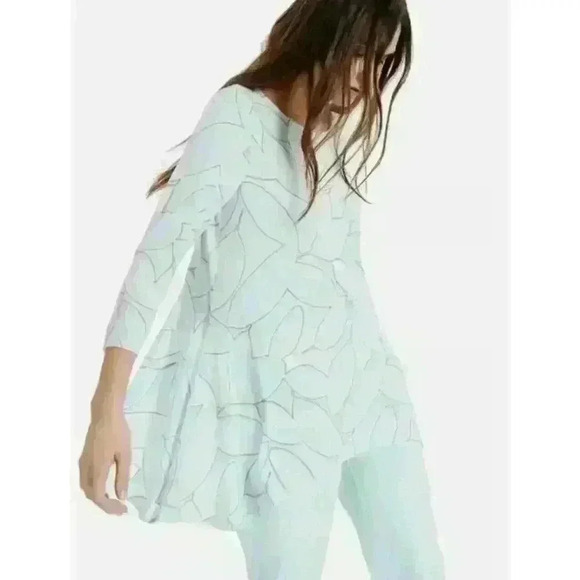 Alfani Tops - EUC Alfani BLUE BOLD LEAF Women's Printed Swing Top, US XL 3/4 Flared Sleeves